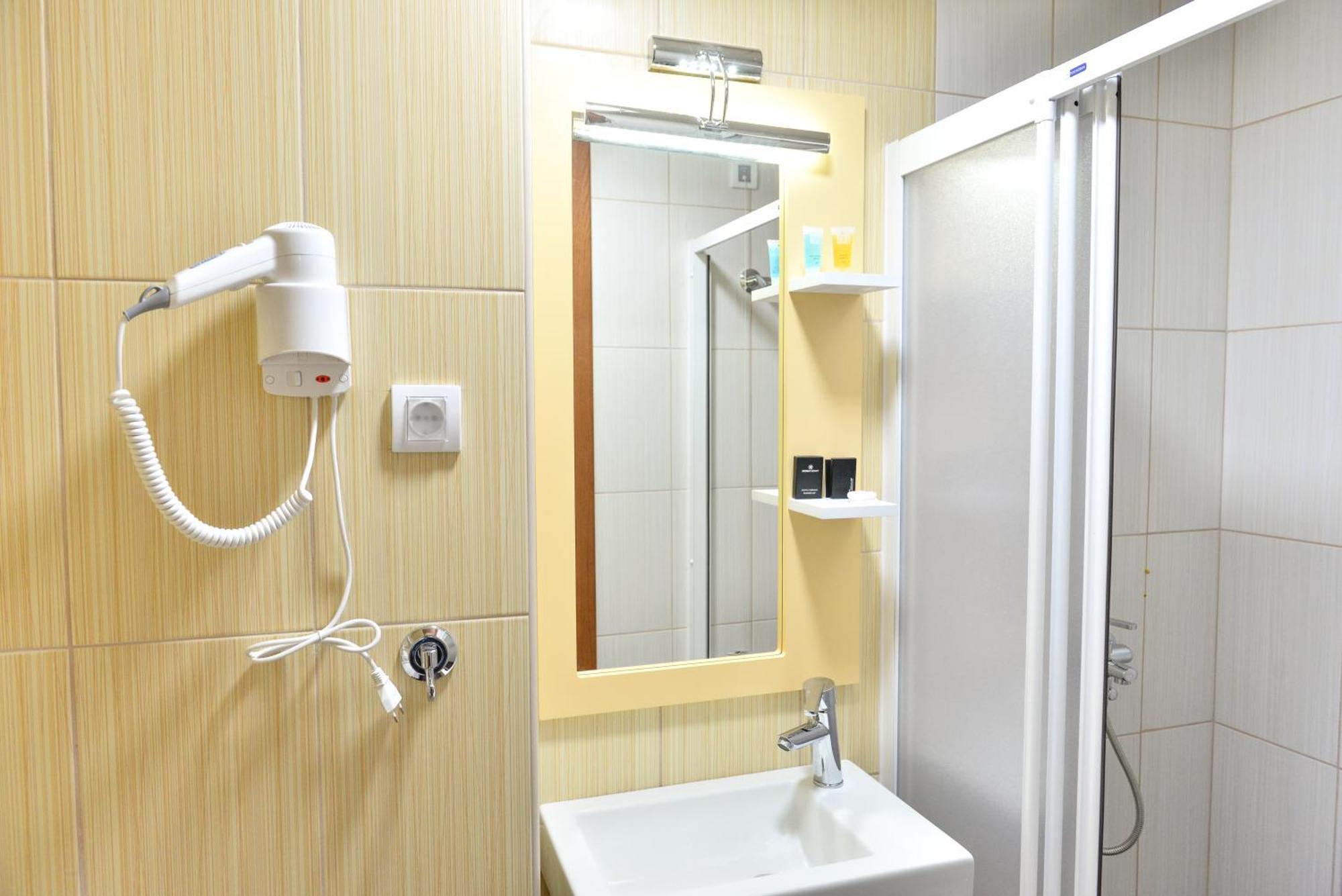 Hotel Ana Lux Spa Пирот Экстерьер фото