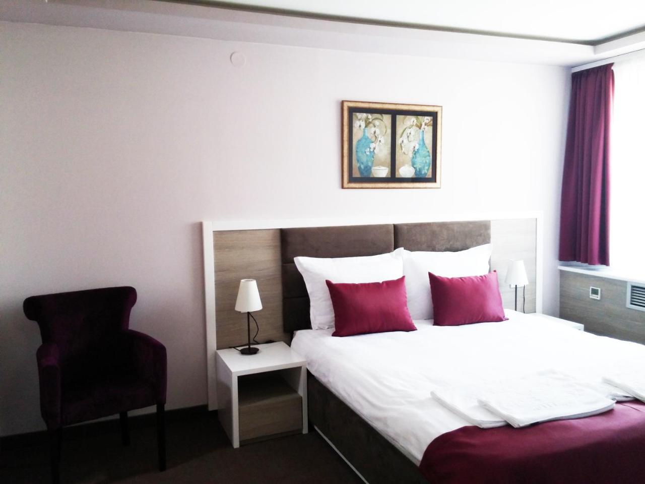 Hotel Ana Lux Spa Пирот Номер фото